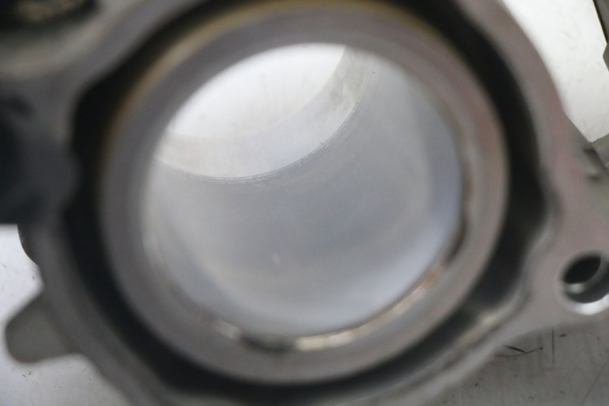 photo de CYLINDRE PISTON YAMAHA X-MAX XMAX 125 (2010 - 2013) - Vue rapprochée