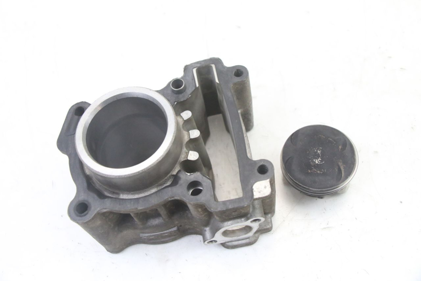 photo de CYLINDRE PISTON YAMAHA X-MAX XMAX 125 (2010 - 2013) - Vue d’ensemble