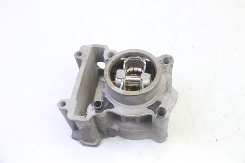 photo de CYLINDRE PISTON YAMAHA X-MAX XMAX 125 (2010 - 2013) - Gros plan technique