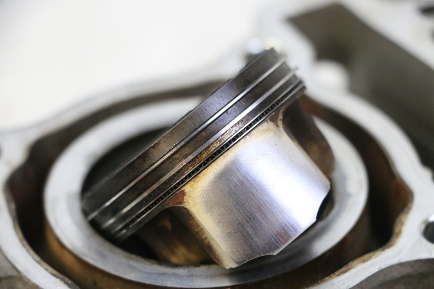 photo de CYLINDRE PISTON YAMAHA X-MAX XMAX 125 (2010 - 2013) - Inspection visuelle