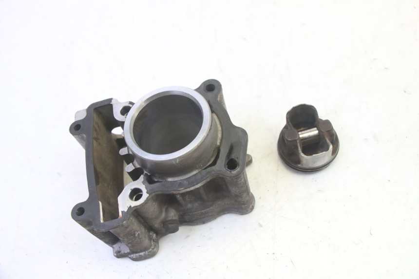 photo de CYLINDRE PISTON YAMAHA X-MAX XMAX 125 (2010 - 2013) - Zoom état d’usage