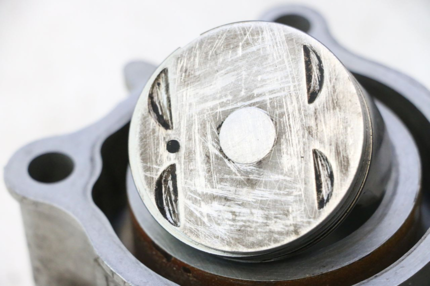 photo de CYLINDRE PISTON YAMAHA X-MAX XMAX 125 (2010 - 2013) - Vue rapprochée