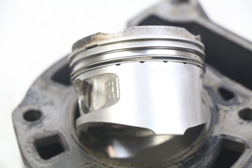 photo de CYLINDRE PISTON PIAGGIO X8 125 (2004 - 2007) - Angle alternatif