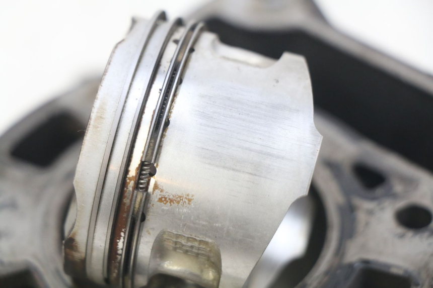photo de CYLINDRE PISTON PIAGGIO X8 125 (2004 - 2007) - Zoom qualité