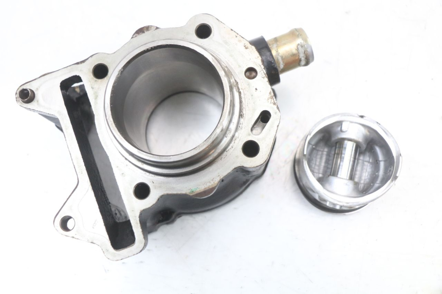 photo de CYLINDRE PISTON PIAGGIO X8 125 (2004 - 2007) - Vue produit