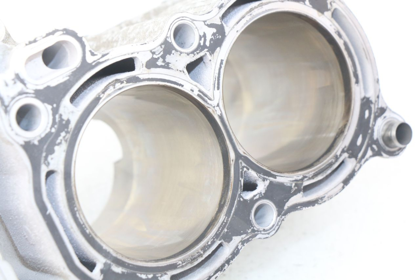 photo de CYLINDRE PISTON YAMAHA XP T-MAX TMAX ABS 530 (2012 - 2015) - Gros plan technique