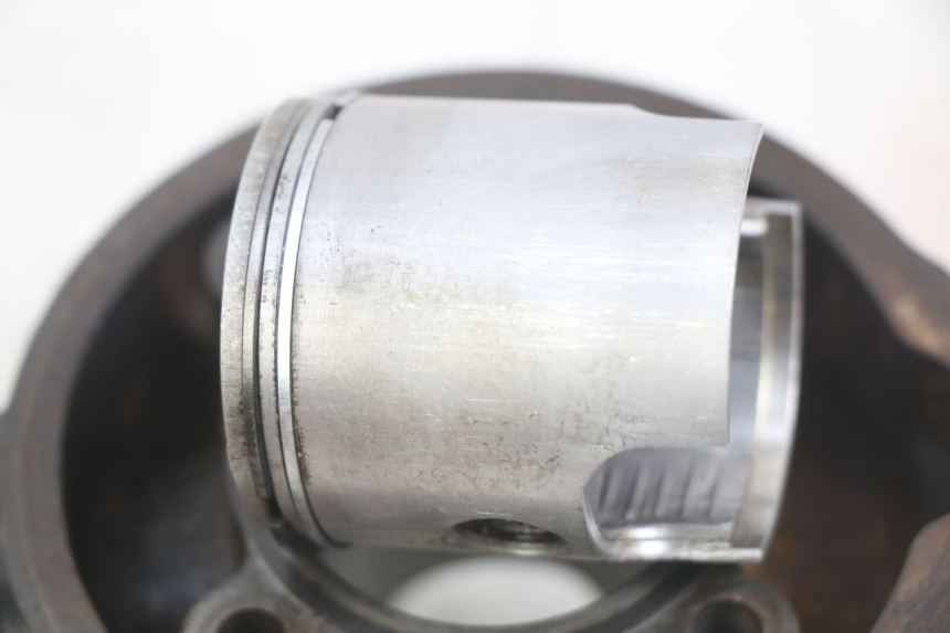 photo de CYLINDRE PISTON PEUGEOT XP6 50 (2006 - 2011) - Focus structure