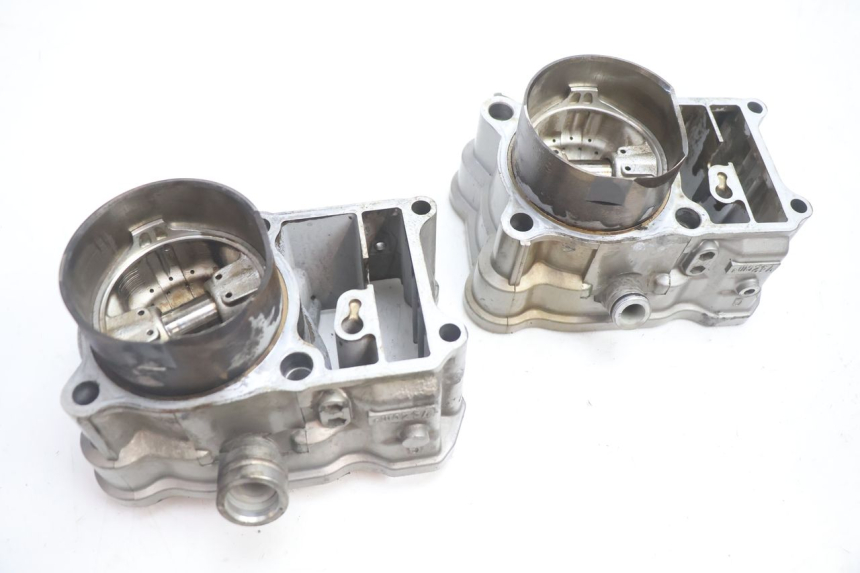 photo de CYLINDRE PISTON HONDA XRV AFRICA TWIN 750 (1990 - 1992) - Points de fixation