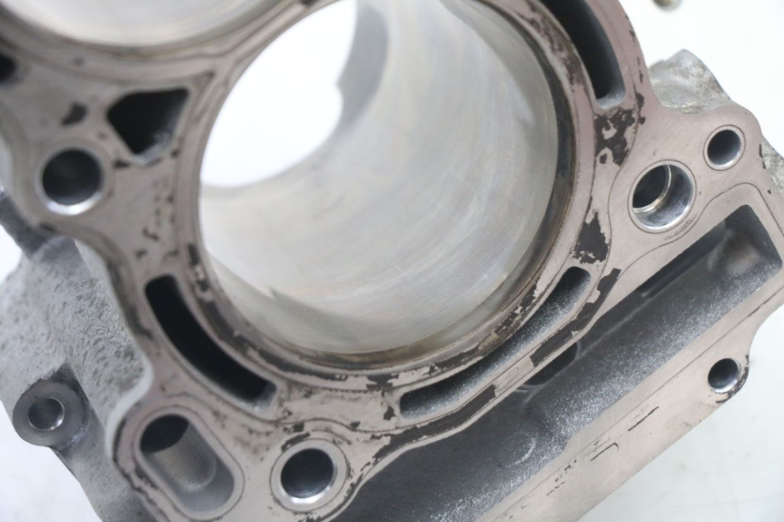 photo de CYLINDRE PISTON YAMAHA YP T-MAX TMAX 530 (2017 - 2020) - Vue rapprochée