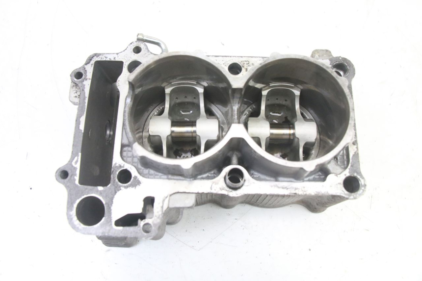 photo de CYLINDRE PISTON YAMAHA YP T-MAX TMAX 530 (2017 - 2020) - Gros plan technique