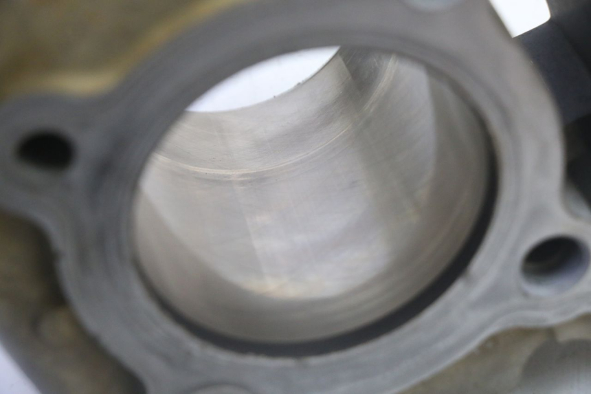 photo de CYLINDRE PISTON YAMAHA YFM R RAPTOR 250 (2008 - 2014) - Vue rapprochée