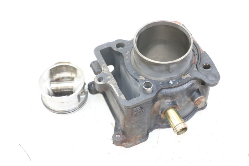 photo de CYLINDRE PISTON YAMAHA YP MAJESTY 125 (2002 - 2006) - Zoom état d’usage