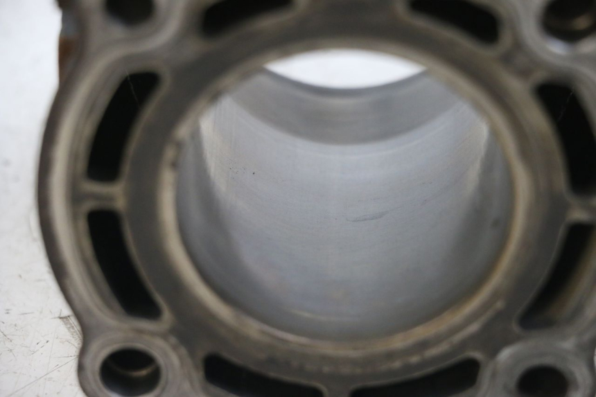 photo de CYLINDRE PISTON YAMAHA YP MAJESTY 125 (2002 - 2006) - Gros plan technique