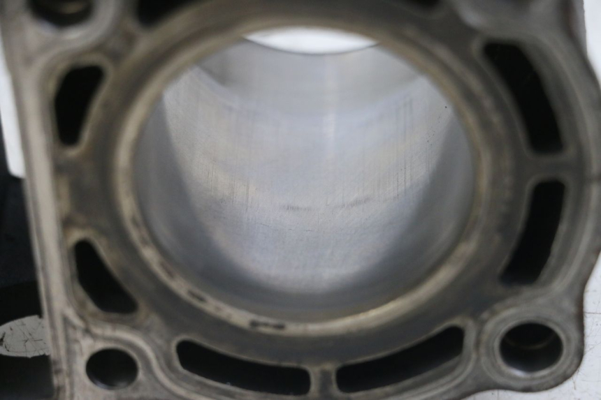 photo de CYLINDRE PISTON YAMAHA YP MAJESTY 125 (2002 - 2006) - État de surface