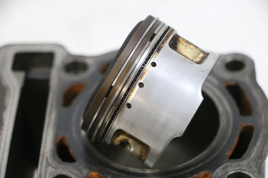 photo de CYLINDRE PISTON YAMAHA YP MAJESTY 125 (2002 - 2006) - Détails caractéristiques