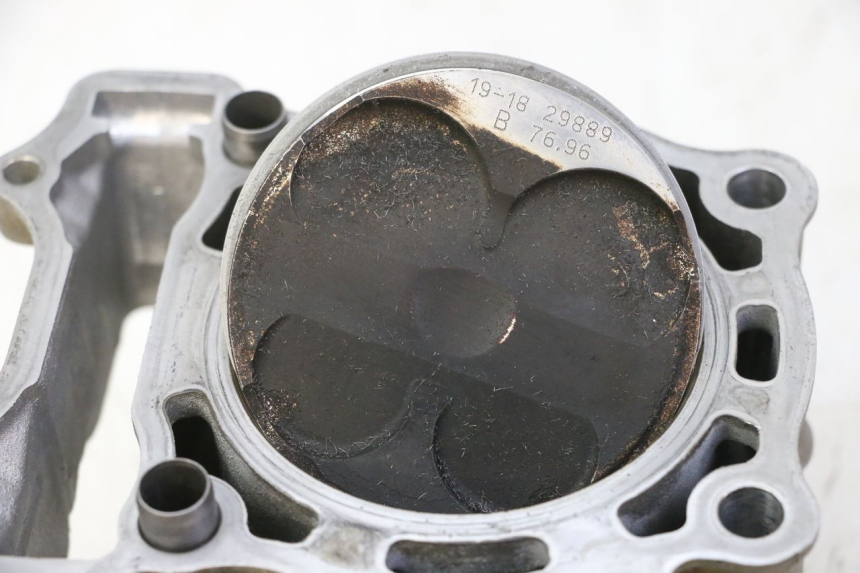 photo de CYLINDRE PISTON YAMAHA YZ-F YZF 250 (2014 - 2018) - Zoom état d’usage