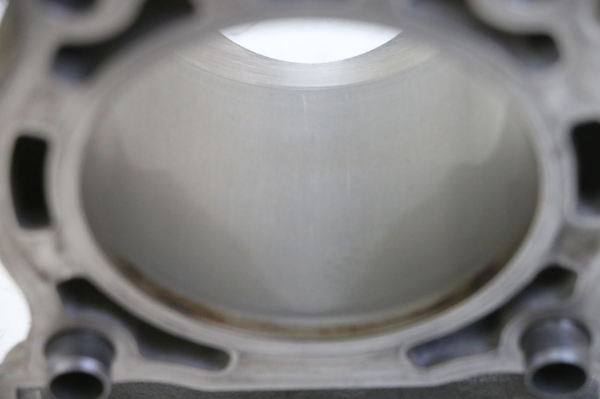photo de CYLINDRE PISTON YAMAHA YZ-F YZF 250 (2014 - 2018) - État de surface