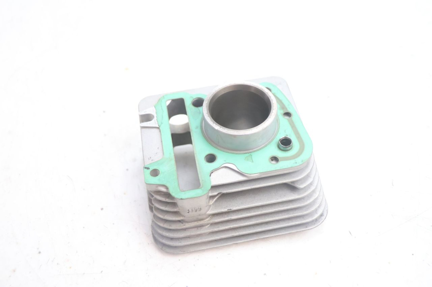 photo de CYLINDRE PISTON PIAGGIO ZIP IGET 4T 50 (2021 - 2023) - Vue rapprochée