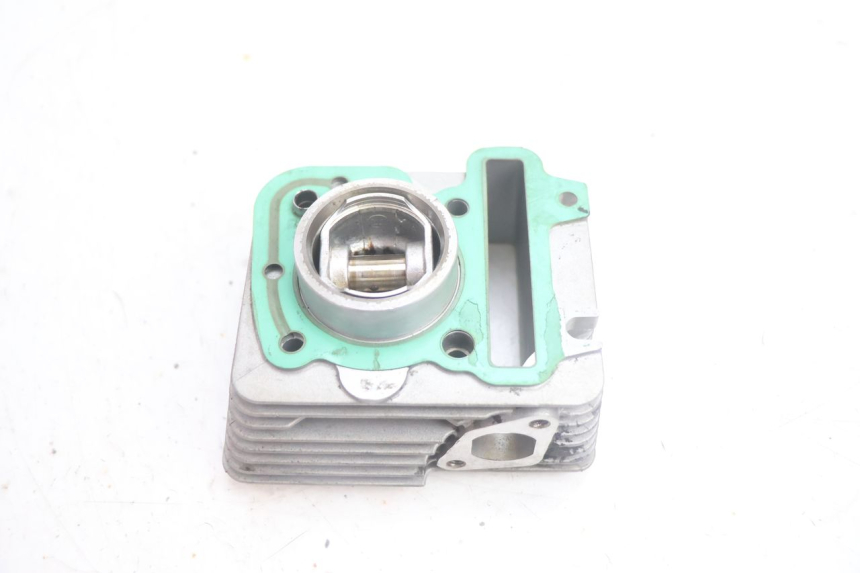 photo de CYLINDRE PISTON PIAGGIO ZIP IGET 4T 50 (2021 - 2023) - Gros plan technique