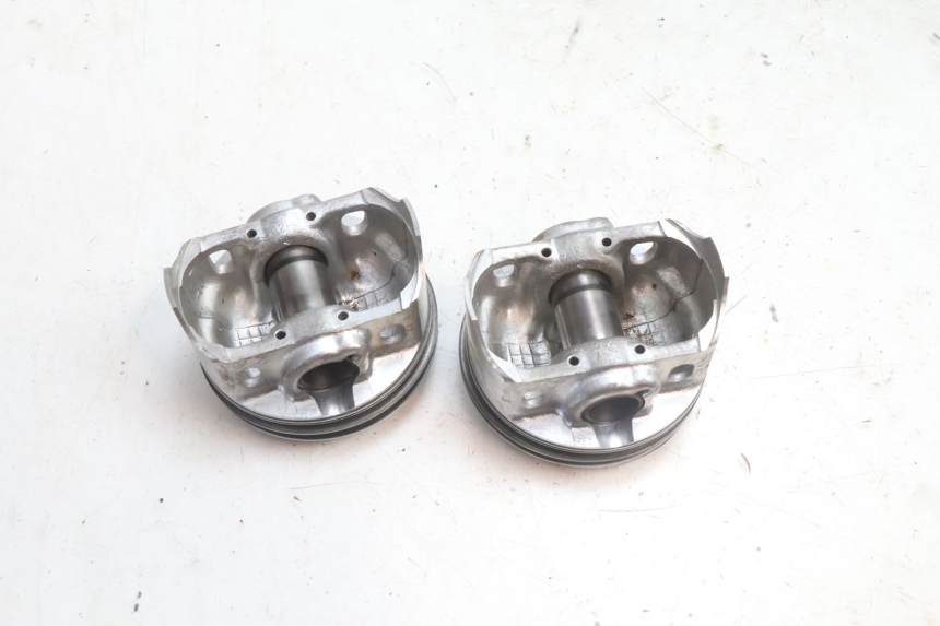 photo de CYLINDRE PISTON KAWASAKI ZZR 600 (1995 - 2004) - Vue rapprochée