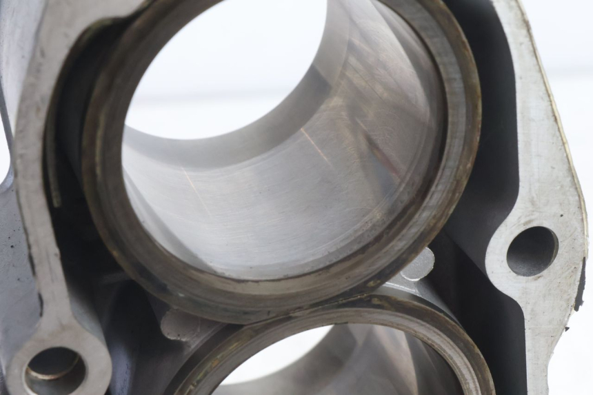 photo de CYLINDRE PISTON KAWASAKI ZZR 600 (1995 - 2004) - Zoom état d’usage