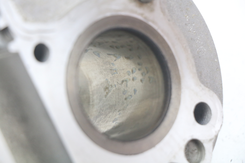 photo de CYLINDRE TNT MOTOR ROMA 10' 4T 50 (2007 - 2018) - Points de fixation