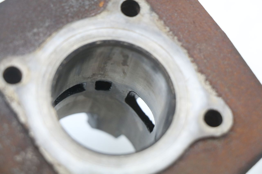 photo de CYLINDRE PEUGEOT STREETZONE 2T 50 (2014 - 2019) - Points de fixation