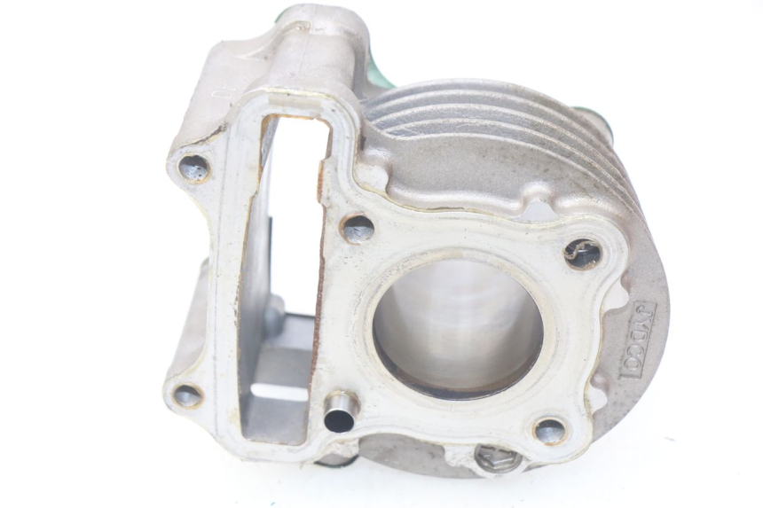 photo de CYLINDRE PEUGEOT STREETZONE 4T 50 (2018 - 2023) - Vue d’ensemble