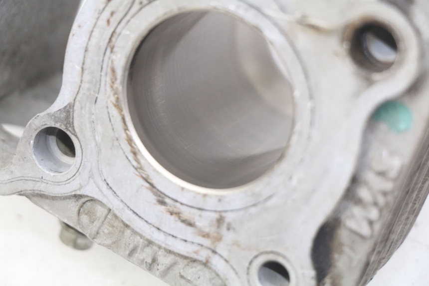 photo de CYLINDRE PEUGEOT VIVACITY NEW 4T 50 (2008 - 2017) - Vue d’ensemble