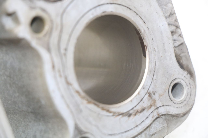 photo de CYLINDRE PEUGEOT VIVACITY NEW 4T 50 (2008 - 2017) - Points de fixation