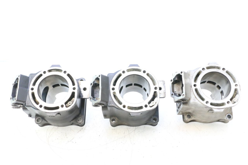 photo de CYLINDRE YAMAHA WAVE RUNNER GP R 1200 (2000 - 2003) - Vue principale