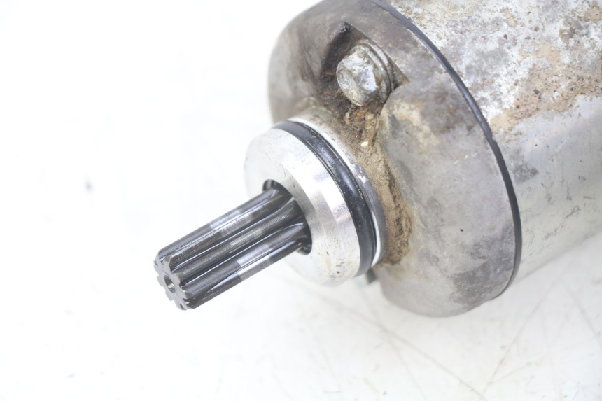 photo de DEMARREUR HONDA CRF CR-F 125 (2022 - 2023) - Gros plan technique