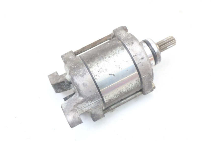 photo de DEMARREUR HONDA FES S-WING SWING 125 (2007 - 2015) - Gros plan technique