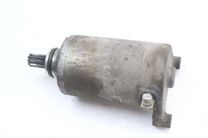 photo de DEMARREUR SUZUKI GZ MARAUDER 125 (1998 - 2004) - Gros plan technique