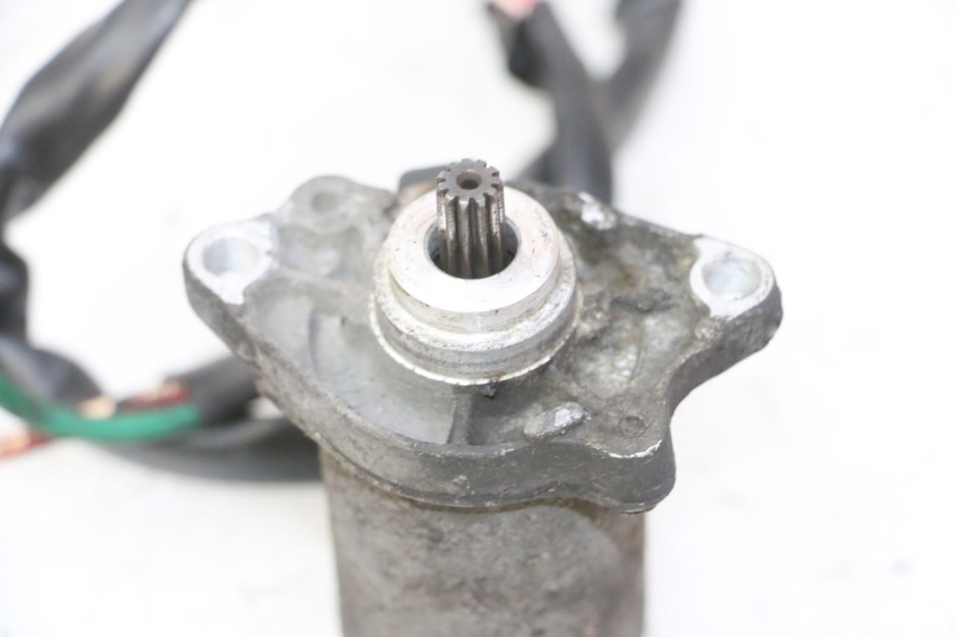 photo de DEMARREUR PEUGEOT KISBEE 2T 50 (2010 - 2017) - Autre angle de vue