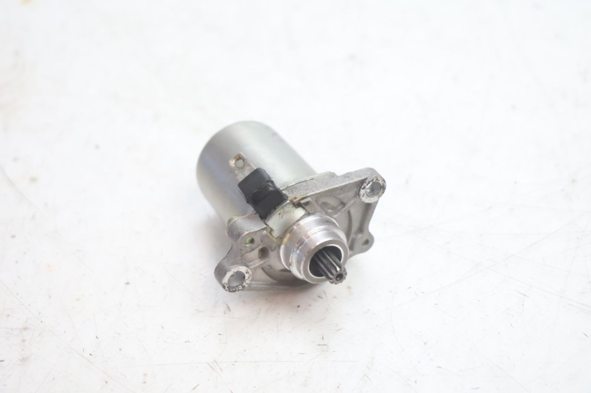 photo de DEMARREUR PEUGEOT KISBEE 2T 50 (2010 - 2017) - Points de fixation