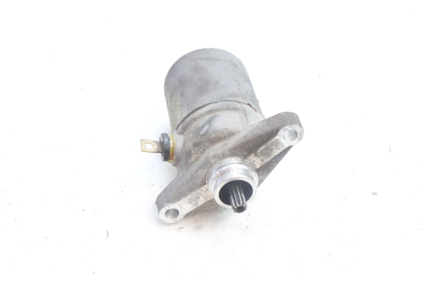 photo de DEMARREUR PEUGEOT KISBEE 4T 50 (2010 - 2017) - Gros plan technique