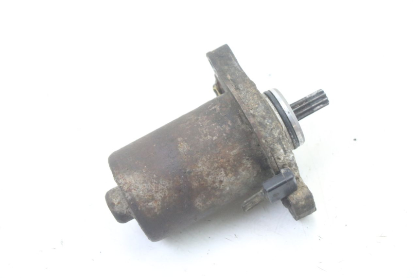 photo de DEMARREUR MBK BOOSTER SPIRIT NAKED 50 (2004 - 2017) - Autre angle de vue