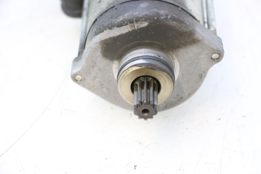 photo de DEMARREUR HONDA XRV AFRICA TWIN 750 (1990 - 1992) - Gros plan technique