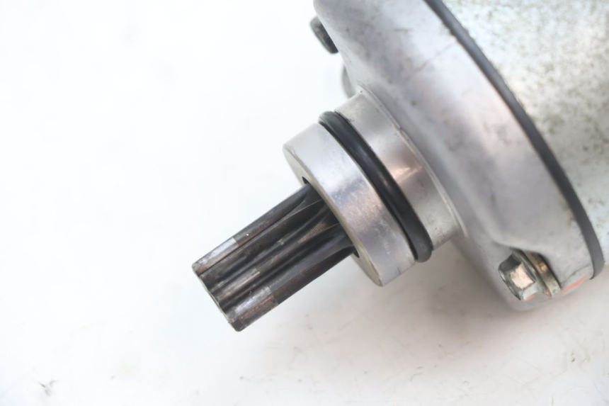photo de DEMARREUR YAMAHA YZF R GENESIS 750 (1993 - 1998) - Détail de la pièce