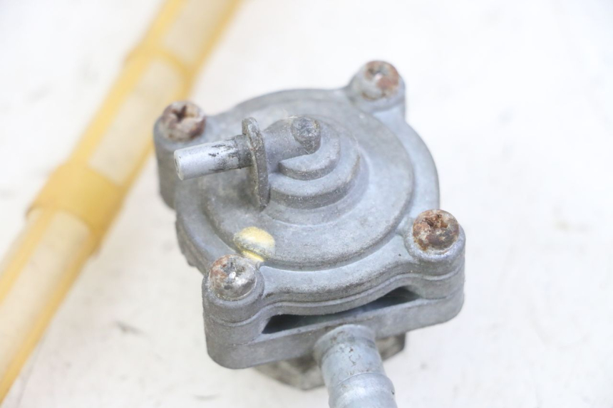 photo de DEPRESSION RESERVOIR HONDA CBF 500 (2004 - 2007) - Autre angle de vue