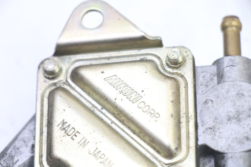 photo de DEPRESSION RESERVOIR PEUGEOT ELYSEO 125 (1999 - 2004) - Autre angle de vue