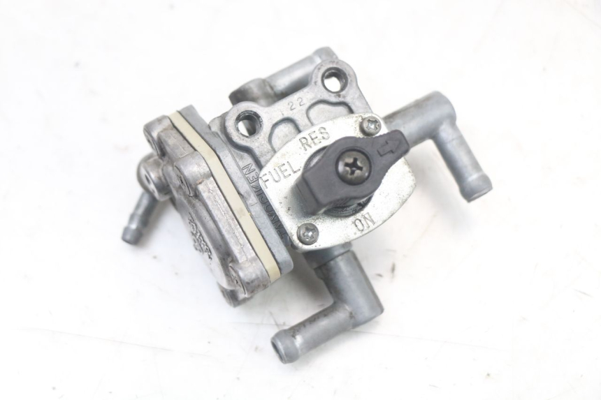 photo de DEPRESSION RESERVOIR SUZUKI GS F 500 (2004 - 2007) - Vue principale
