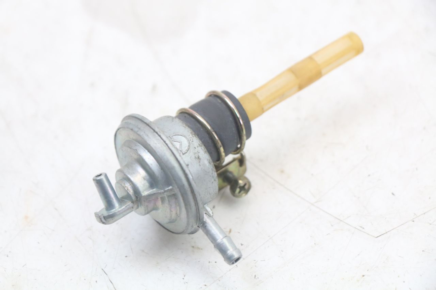 photo de DEPRESSION RESERVOIR SYM MIO 50 (2011 - 2017) - Autre angle de vue