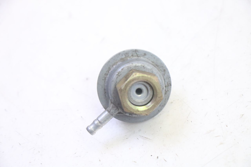 photo de DEPRESSION RESERVOIR HONDA SCV LEAD 100 (2003 - 2007) - Autre angle de vue