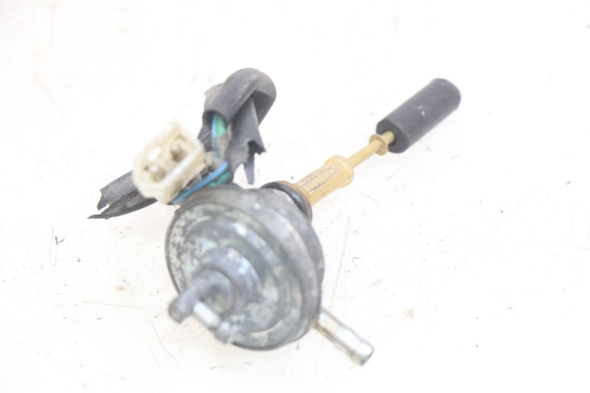 photo de DEPRESSION RESERVOIR PEUGEOT VIVACITY 50 (2004 - 2009) - Zoom état d’usage