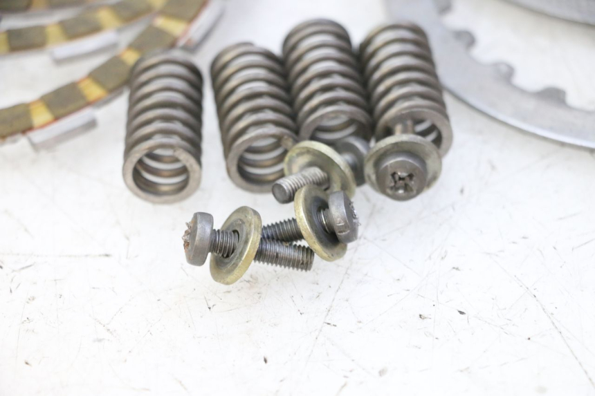 photo de DISQUE EMBRAYAGE RIEJU MRT 50 (2018 - 2021) - Gros plan technique