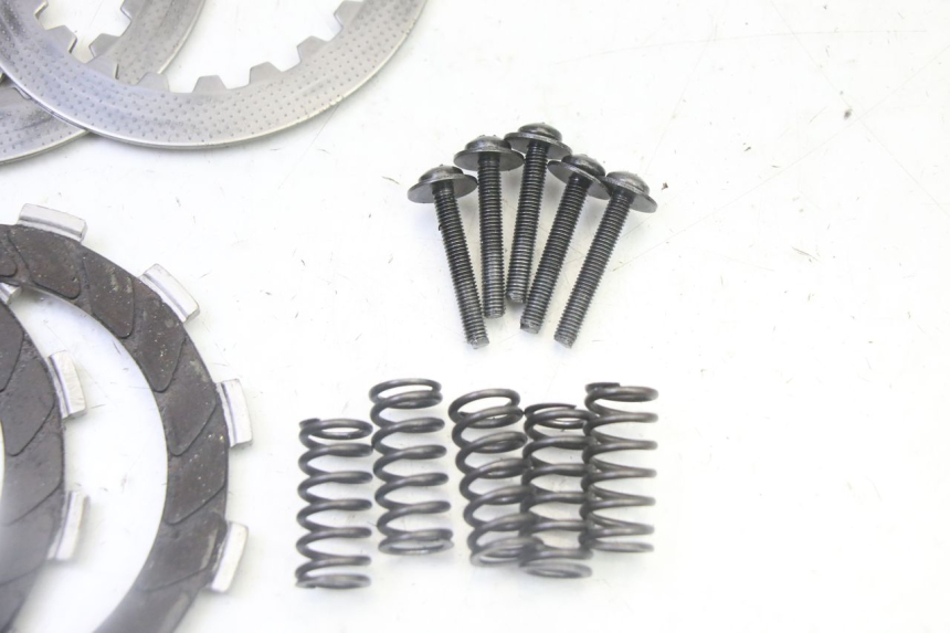 photo de DISQUE EMBRAYAGE DERBI SENDA SM DRD 50 (2008 - 2013) - Gros plan technique