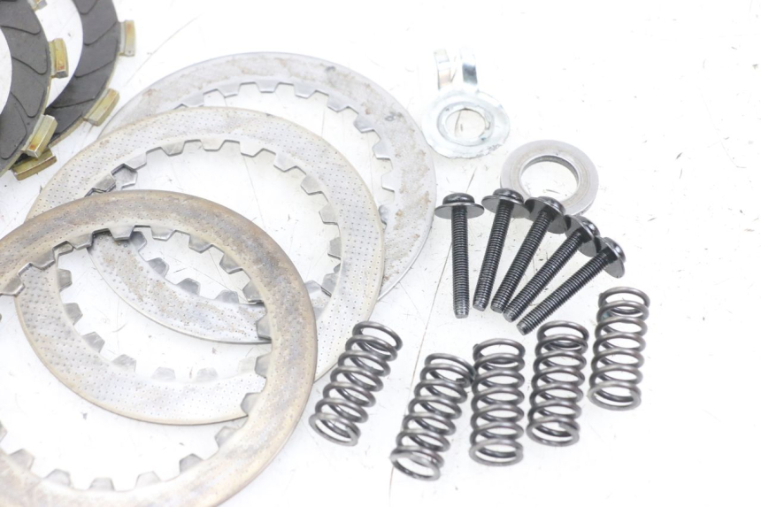 photo de DISQUE EMBRAYAGE DERBI SENDA SM X-TREME 50 (2006 - 2010) - Gros plan technique