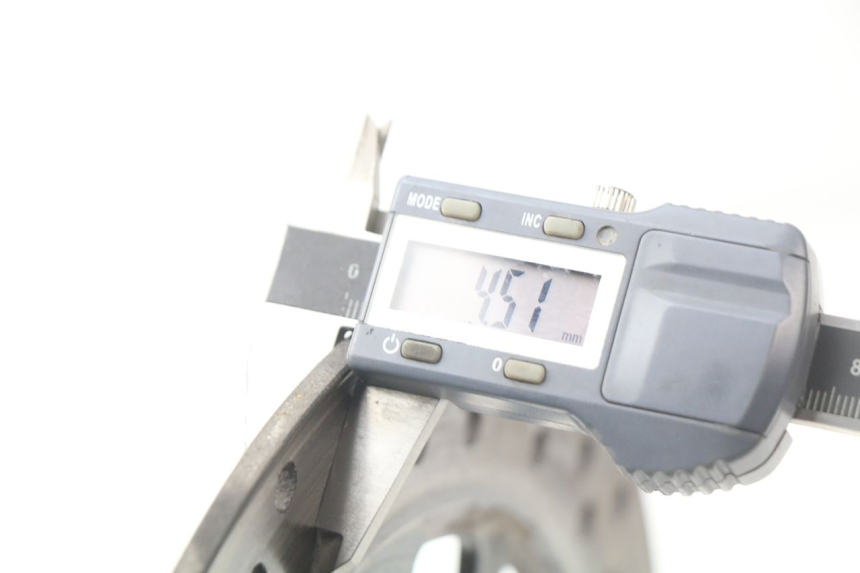 photo de DISQUE FREIN ARRIERE YAMAHA FJR ABS 1300 (2006 - 2012) - Gros plan technique